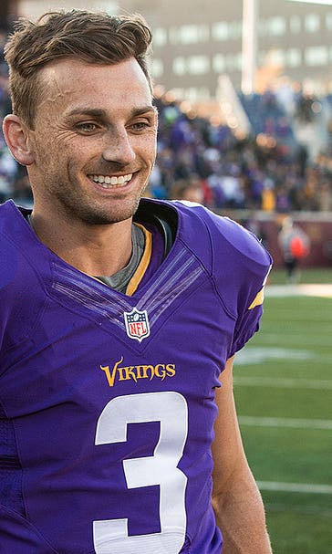 Blair Walsh greets the first-graders who sent him uplifting letters